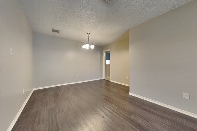 Photo - 13906 Rosetta Dr