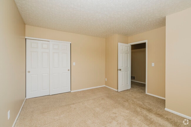 2BR, 1BA - 1,060SF - Primary Bedroom