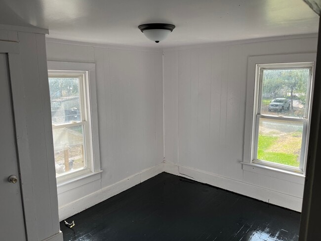 Photo - 121 N 1st St