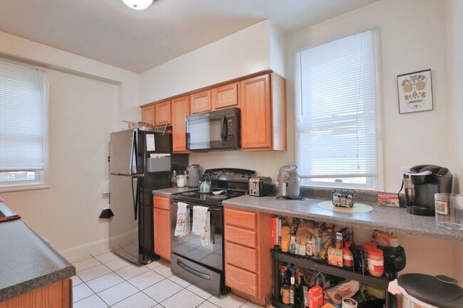 Photo - 252-2525 E 18th Ave