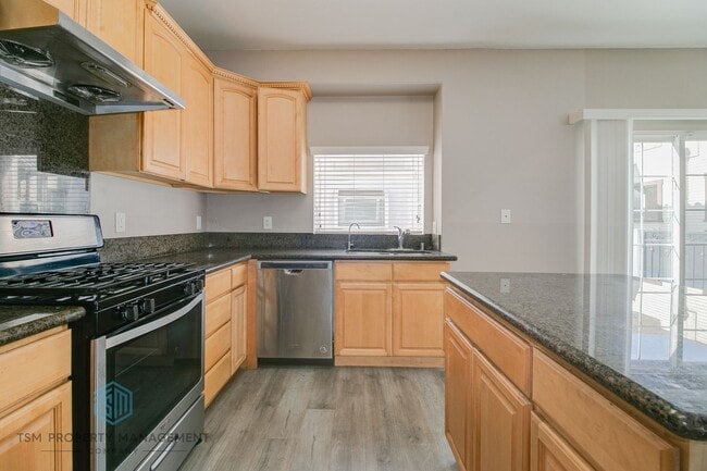 Photo - 2 Bed 2.5 Bath Townhouse in Prime Location of Amhambra