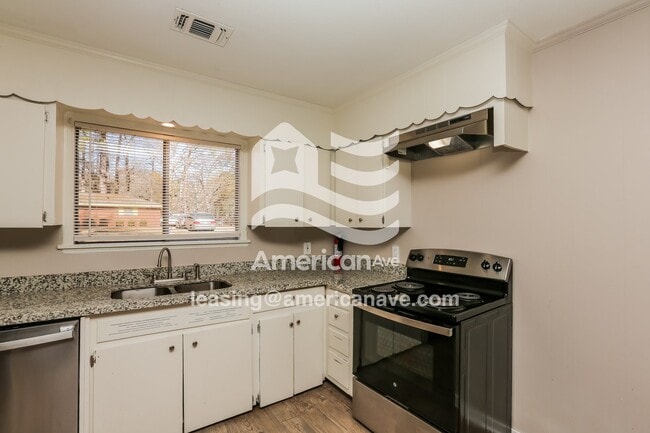 Photo - 3025 Charleston Dr