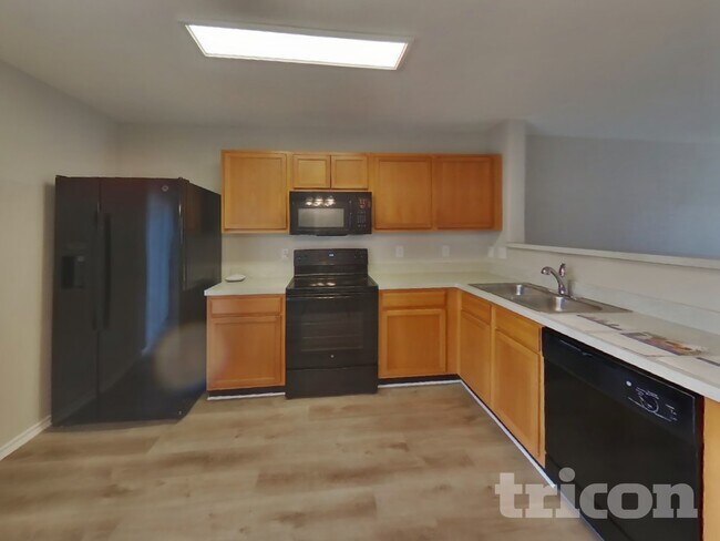 Photo - 7715 Shining Glow