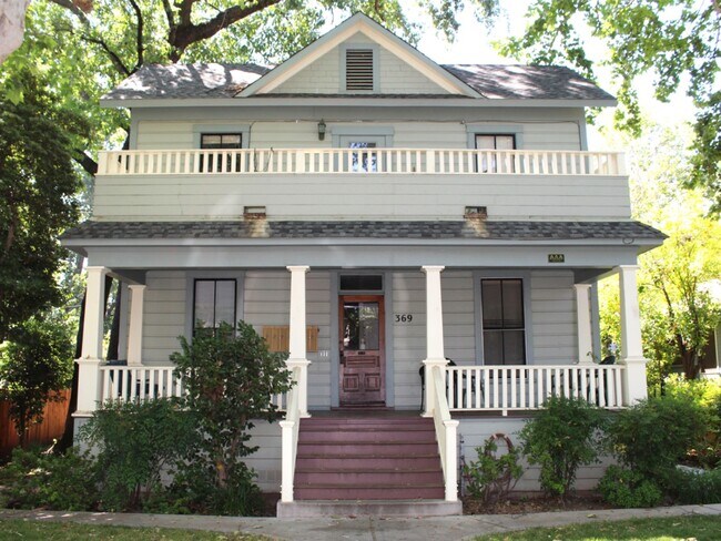 Photo - 369 E 4th St