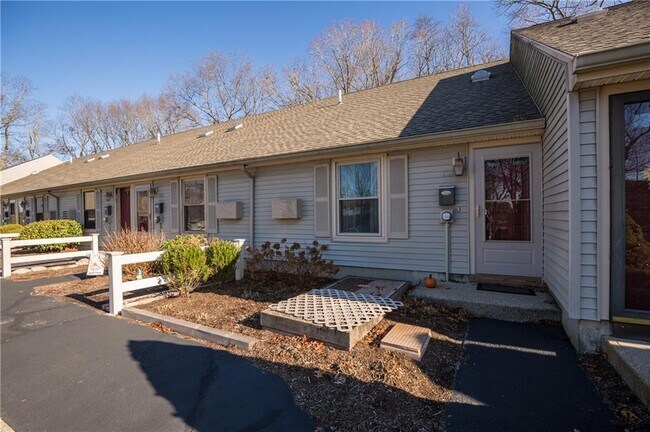 Photo - 565 Smithfield Rd Unit C3