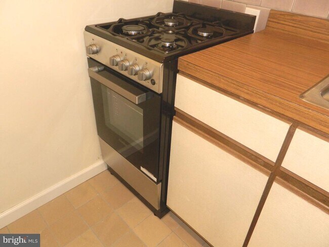 Photo - 513 12th St NE Unit 9