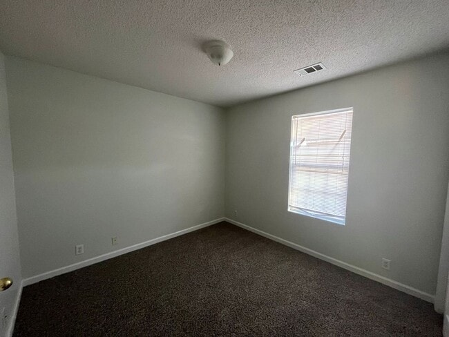 Photo - Quiet Neighborhood!