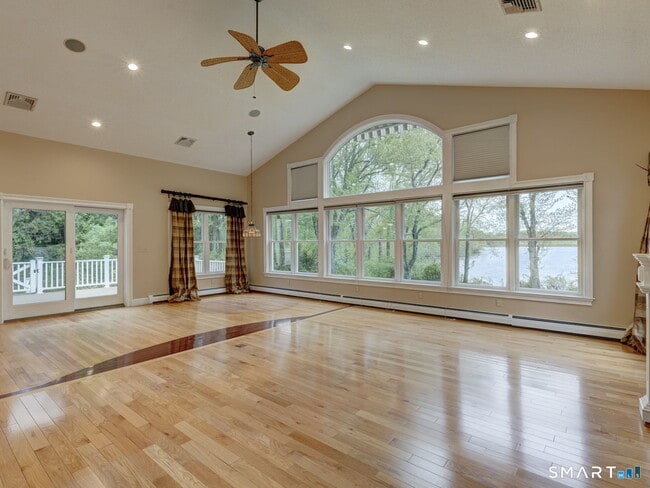 Photo - 501 Highland St