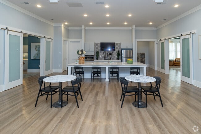 Clubhouse - Falls at Meehan Apartments