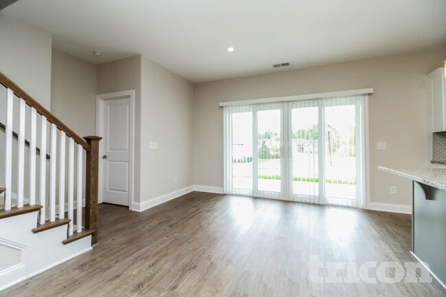 Photo - 121 Dimaggio Dr