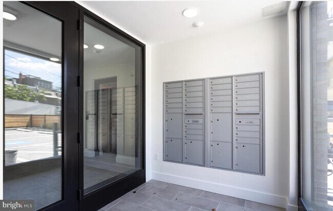 2415 37th St NW Unit 205