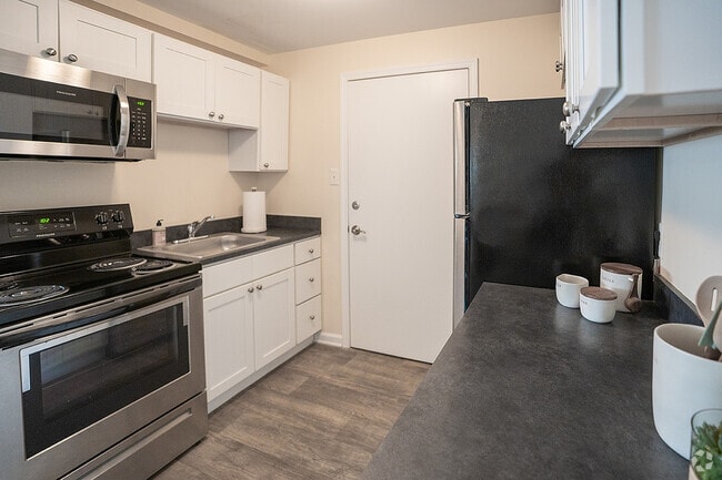 Kitchen - Norris Hills Rental