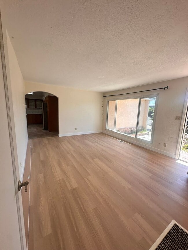 Photo - 6328-6332 Cleo Street Unidad 6328