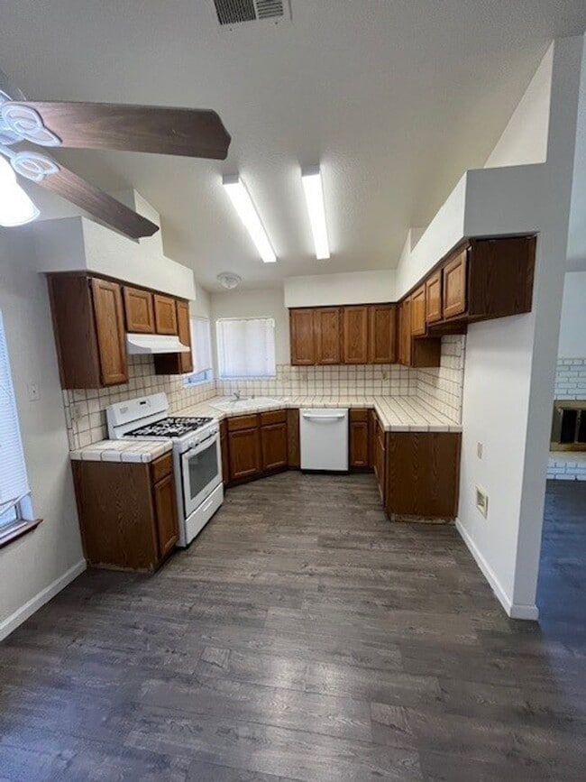 Photo - 1806 E Laurel Ave