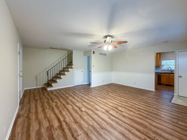 Photo - 2436 Devonshire Ct