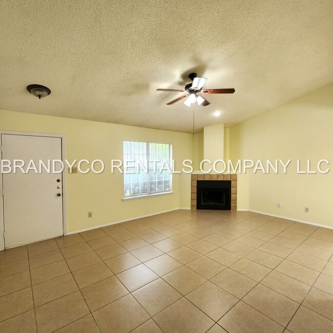 Photo - 1901 Dickens Dr