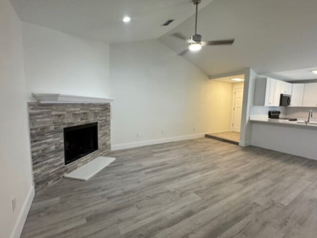 Photo - Totally Updated 2 Bedroom w/ Fireplace &am...