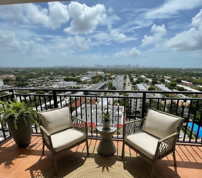 Photo - 888 Douglas Rd Unidad 1403