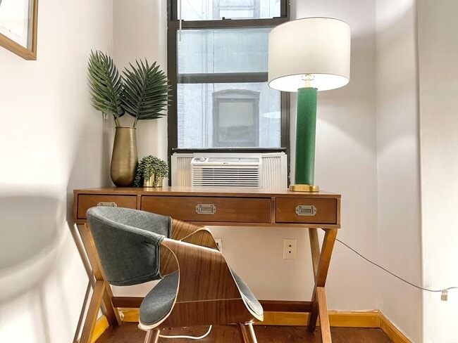 Photo - Furnished room/NOT APARTMENT Unit 3L