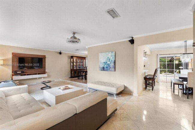 Photo - 11201 SW 136th St