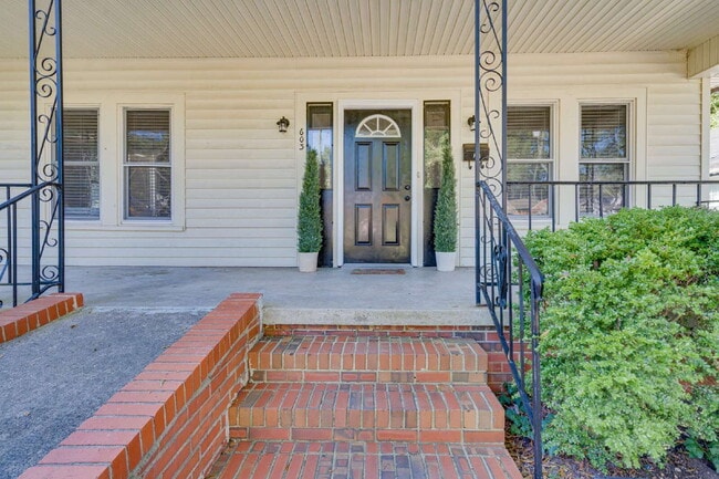 Photo - Three-Bed Home w/ Fenced in BackYard in the Heart of Durham