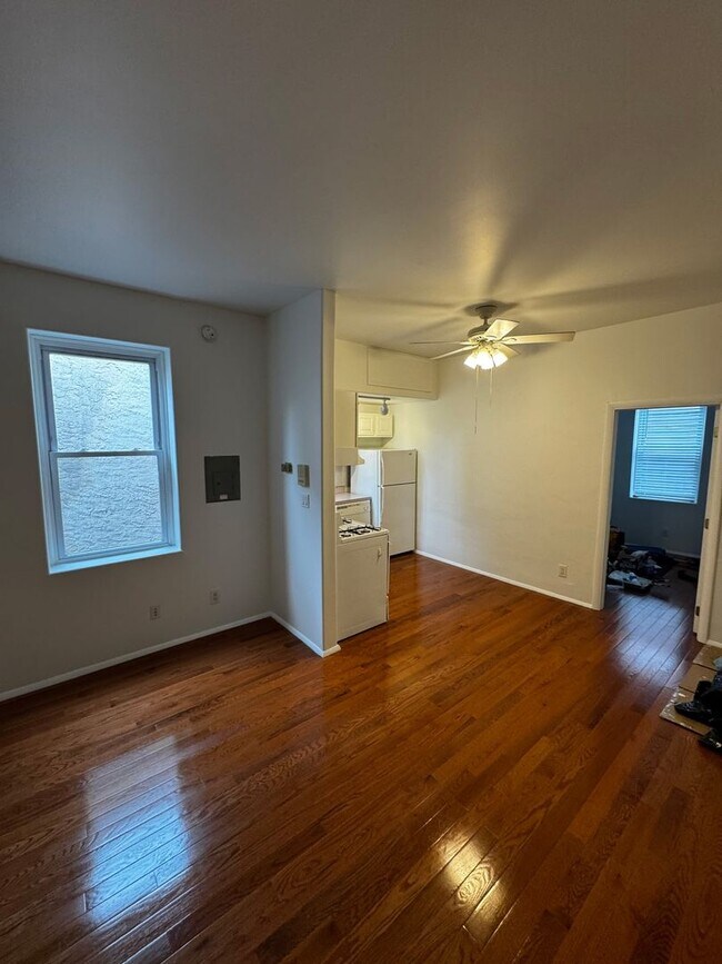 Photo - Queen Village - Fabric Row - 1  Bedroom 1 Bath Apartment Unidad #3R