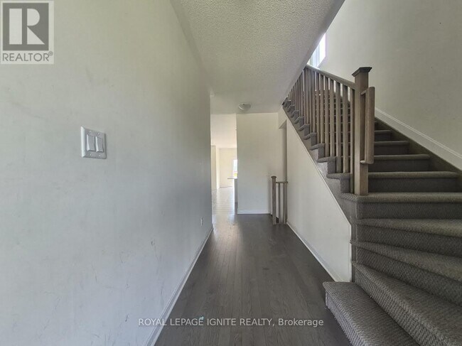 Photo - 137 Gildersleeve Blvd