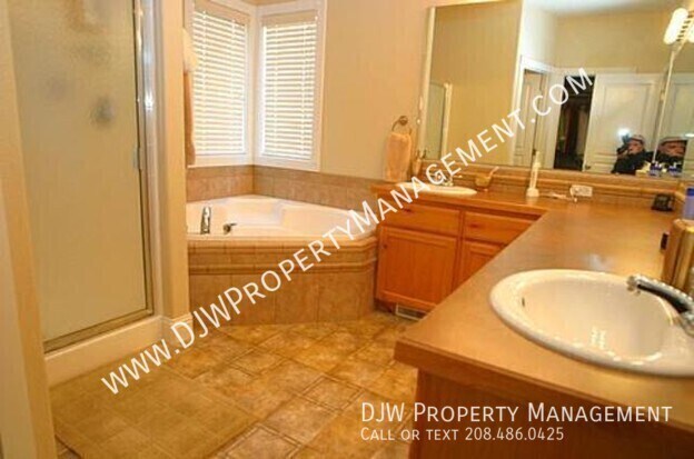 Photo - 2296 E White Hawk St