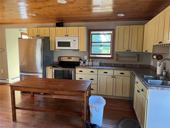 Photo - 104 Howland Ave Unidad 2