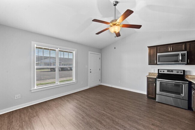 3904 West Vancroft Circle
