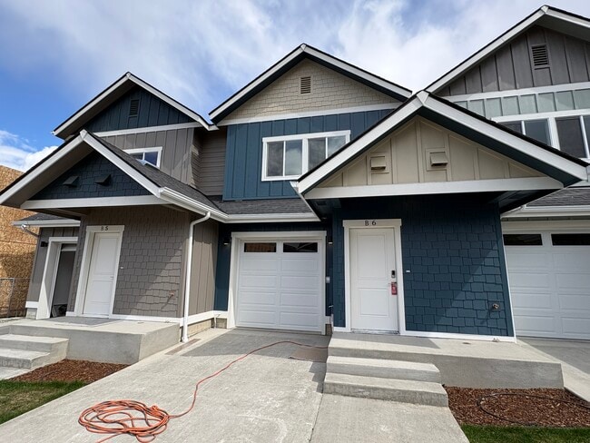 1075 Red Apple Rd Unit B5