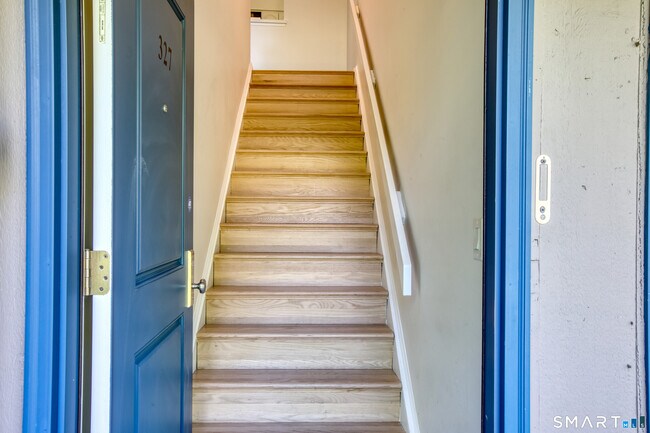 Photo - 1465 E Putnam Ave Unit 327