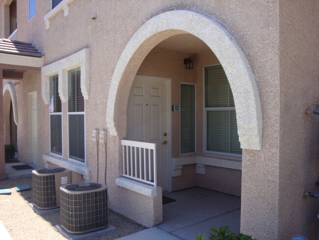 Building Photo - 1 Bedroom in Chateau Nouveau with TWO car tandem attached garage