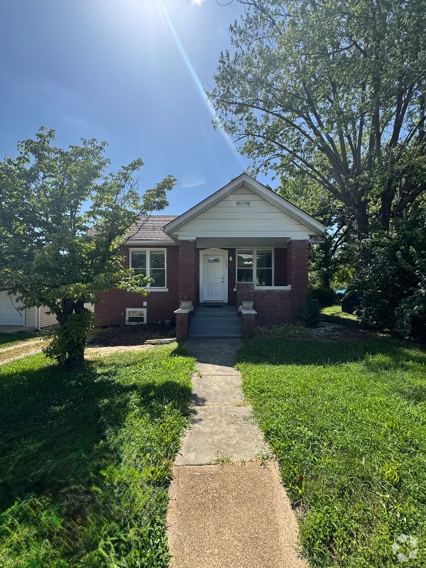 Building Photo - 1000 N Keebler Ave Rental