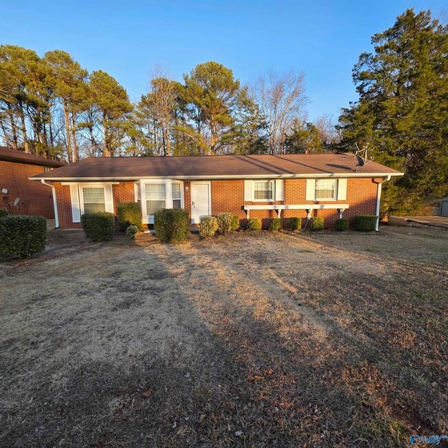 Building Photo - 2418 Larkwood Cir NW