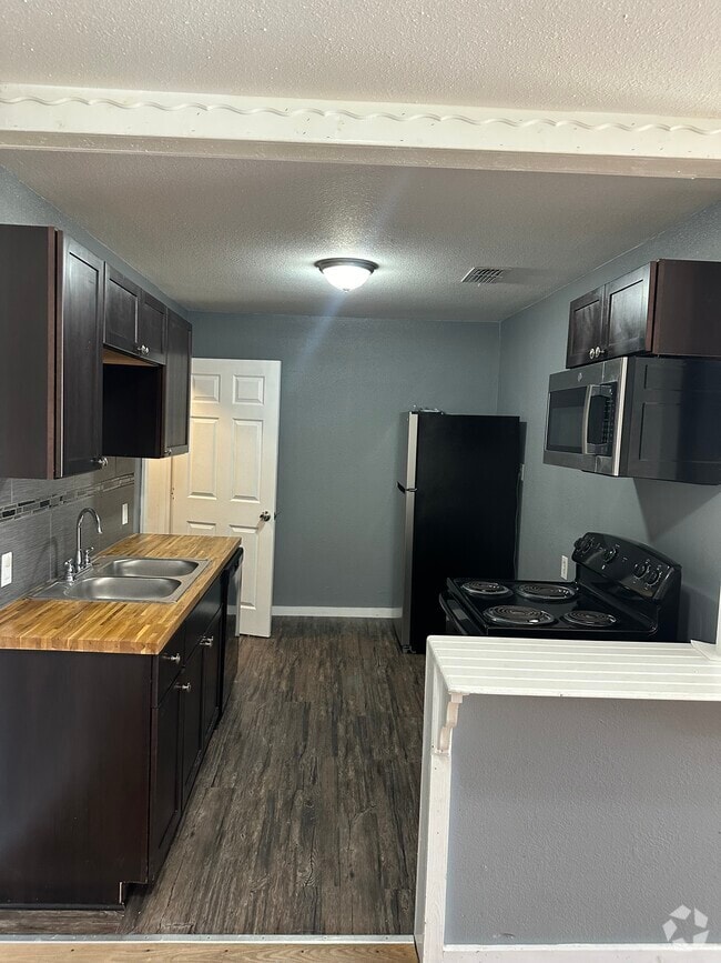 Building Photo - 311 Glamis Ave Unit 1 Rental
