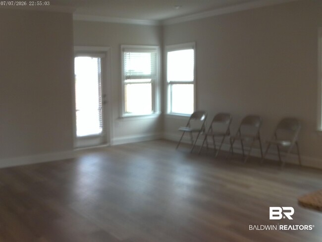 1069 Hayward Lp