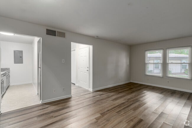 Studio - 515SF - Great Room & Kitchen