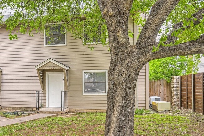 5616 Emerald Forest Dr Unit 121