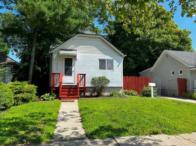 Photo - 4972 Lafontaine St