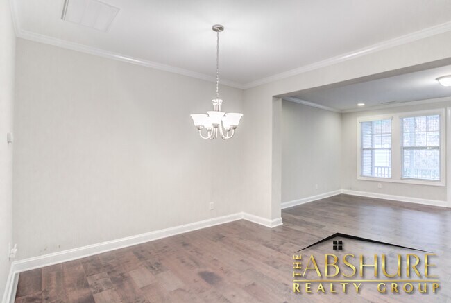 Photo - 4240 Vallonia Dr