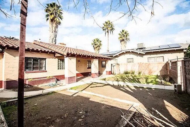 Photo - 735 Fresno St