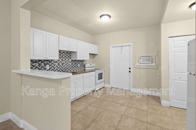Photo - 3721 Henry Ave Unidad #B (Lower)