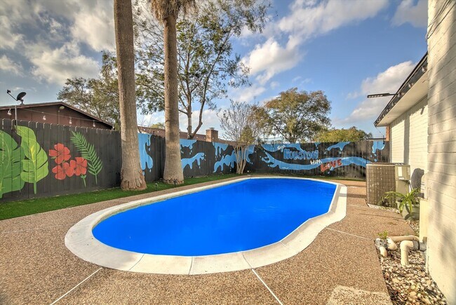 Photo - 7310 Corta Calle Dr