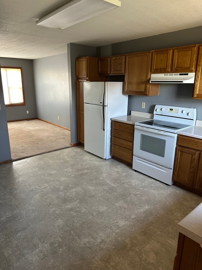 Photo - 221 W Pine Ave