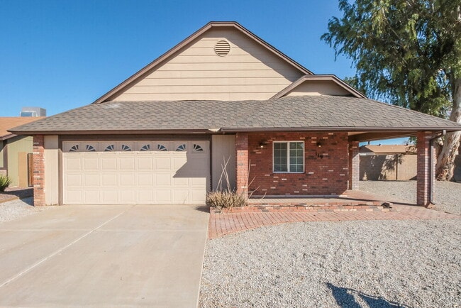 Building Photo - 119 S Cottonwood St