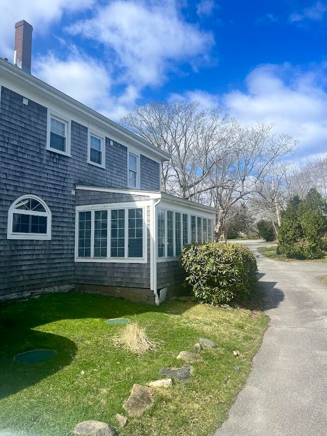 Photo - 275 McCorrie Ln