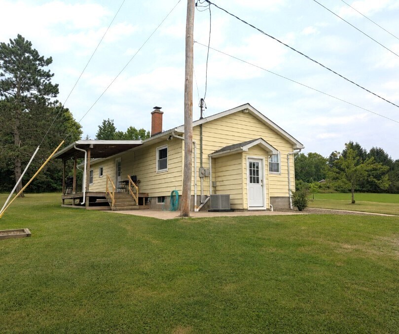 Photo - 10135 Sampson Rd
