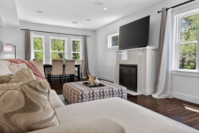 Photo - 319 Forest Hills St Unit 2