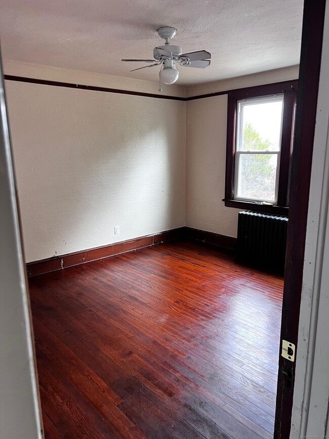 Photo - 128 Augur St